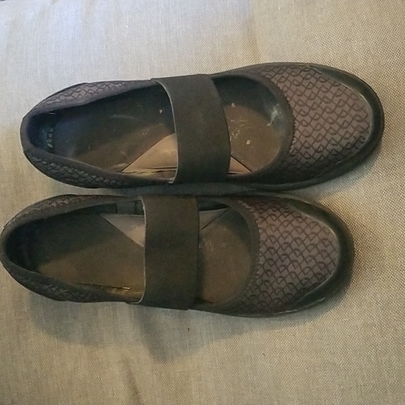 Bzees Mary Jane Shoes - Picture 1 of 5